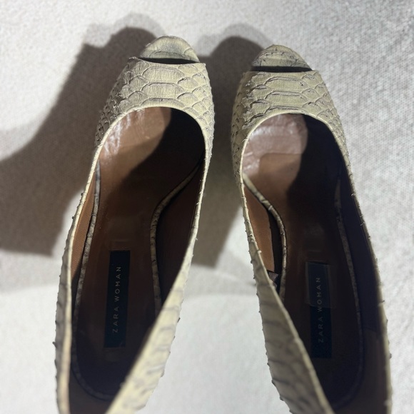Zara Neutral Snakeskin Peep Toe Pump - Picture 6 of 9